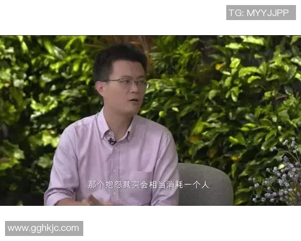 足球明星抽烟是否影响职业生涯健康与形象的深度探讨