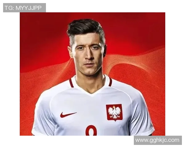 左图展示的足球明星是谁他的成就与影响力分析